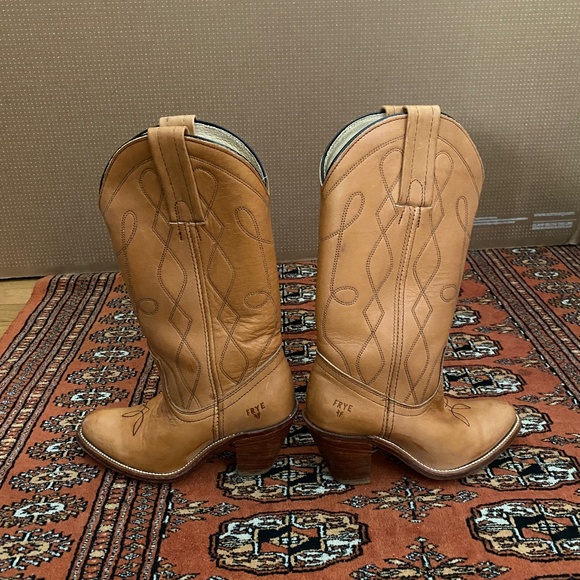 Women Frye Boots - Picture 5 of 7